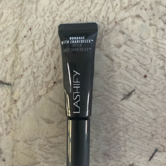 Lashify Extra Strength Charcoflex bondage & Lashes - Picture 2 of 4